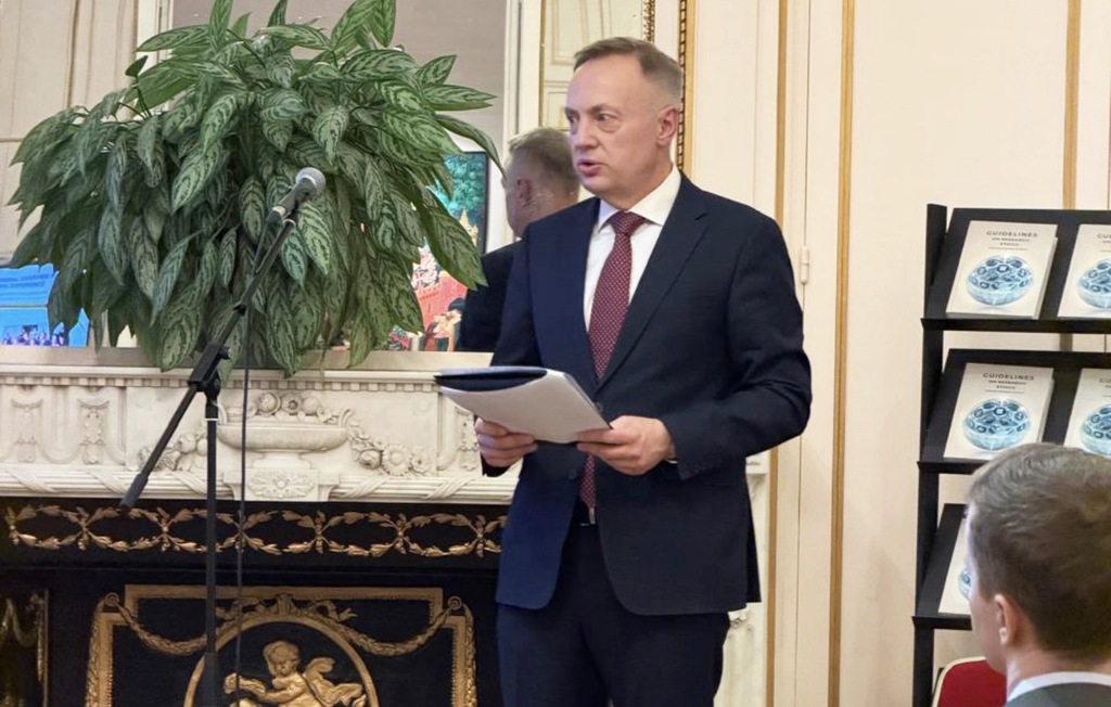 ЮНЕСКО_сентябрь_2026_Хохлов_книга_Этика_англ_3.jpeg